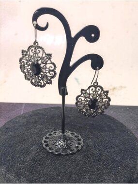 Vintage 1950s Lace Design Black,Clear Chrystals Dangle Earrings